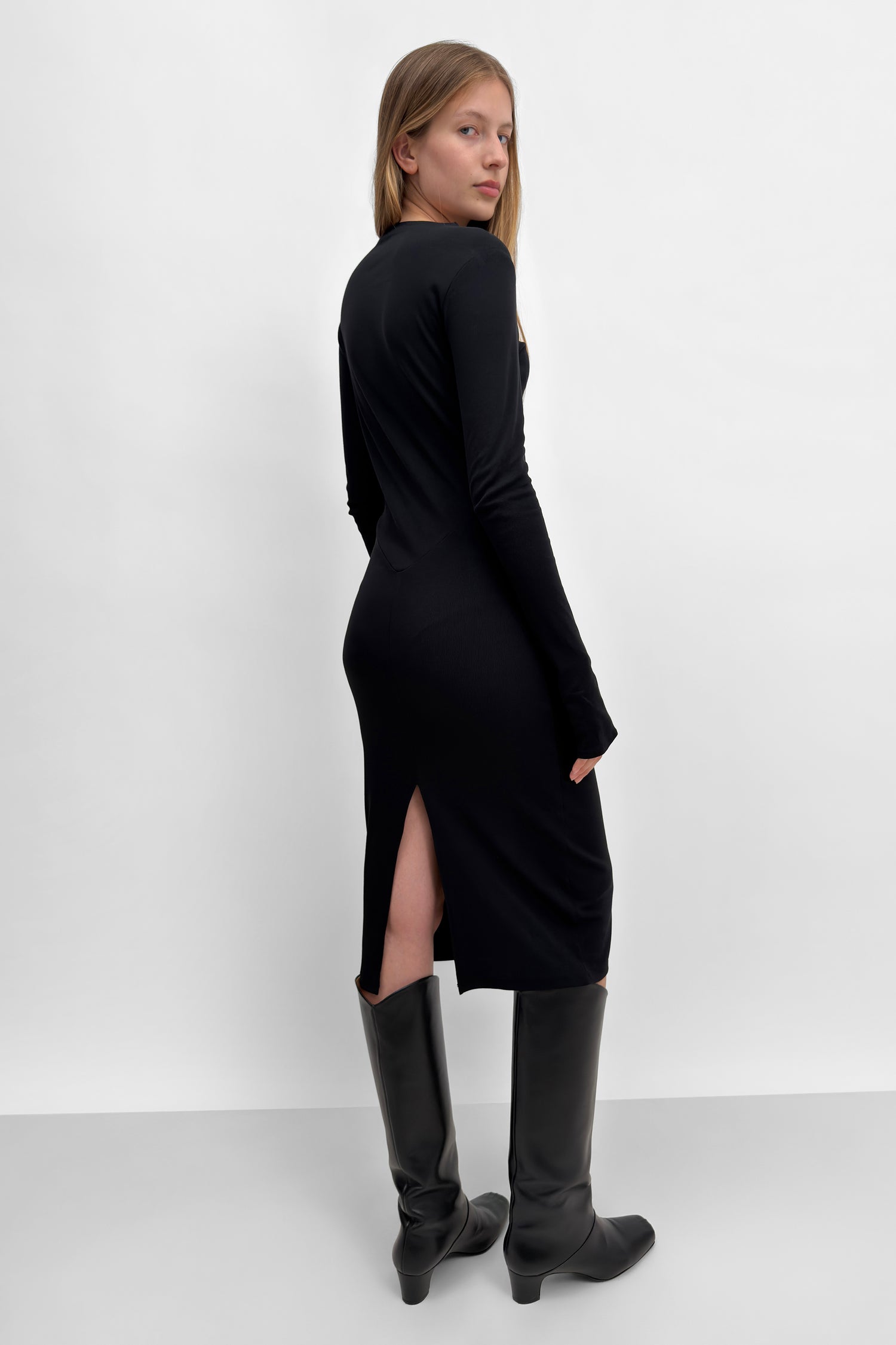 The Karlai long sleeve dance top